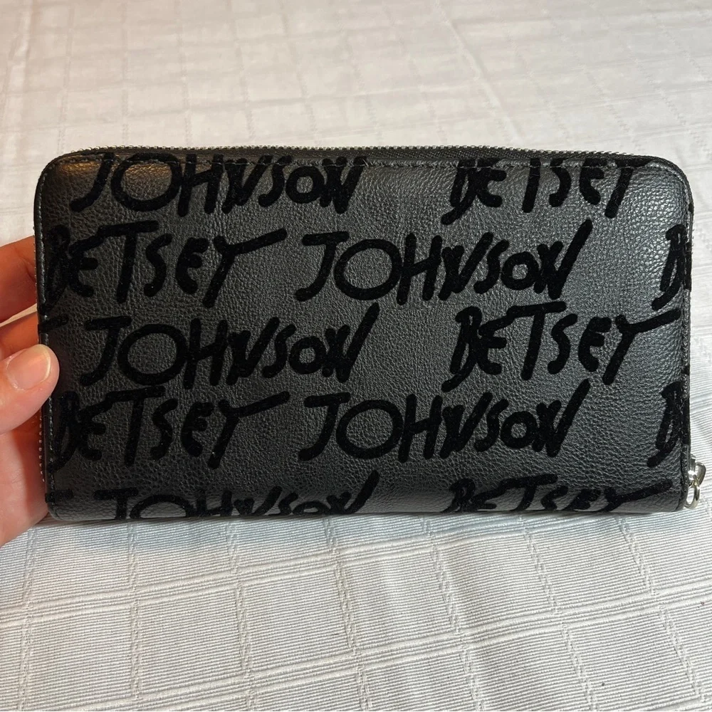 Betsey Johnson Embossed Black Velvet Script Wallet w/ Silver Hearts Whimsigoth